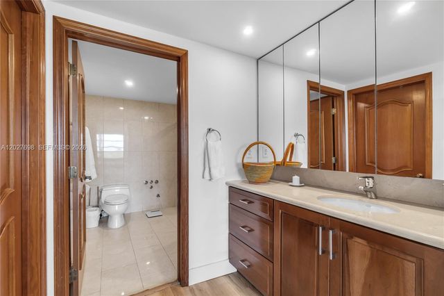 199 Ocean Lane Dr 1210, Key Biscayne, FL 33149