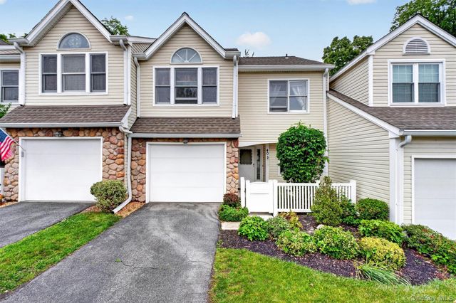 40 Spruce Ridge Drive, Fishkill, NY 12524