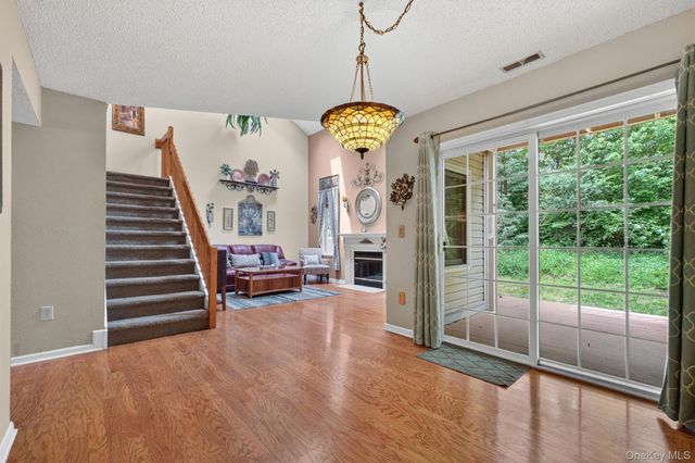 40 Spruce Ridge Drive, Fishkill, NY 12524