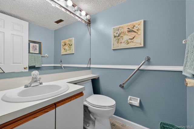 40 Spruce Ridge Drive, Fishkill, NY 12524
