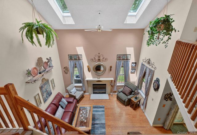 40 Spruce Ridge Drive, Fishkill, NY 12524