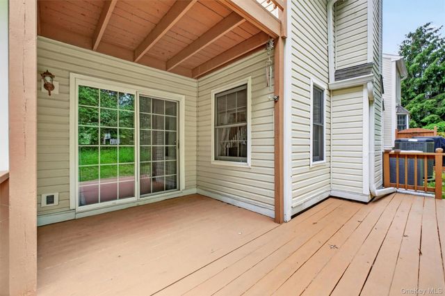 40 Spruce Ridge Drive, Fishkill, NY 12524
