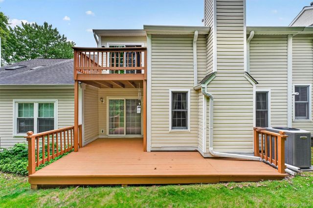 40 Spruce Ridge Drive, Fishkill, NY 12524