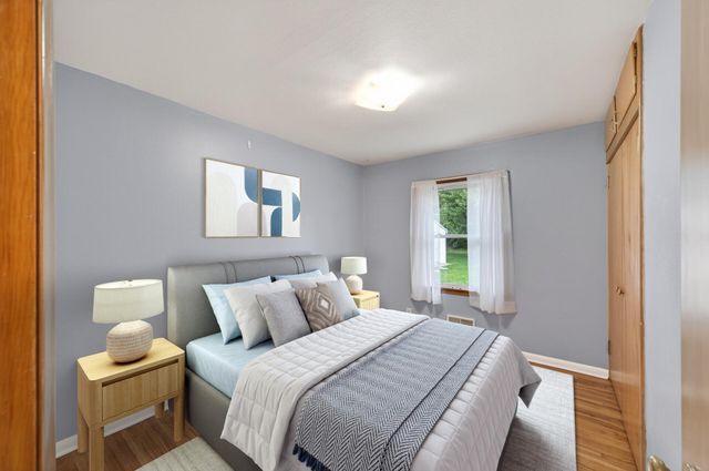 1283 Burke Avenue E, Maplewood, MN 55109