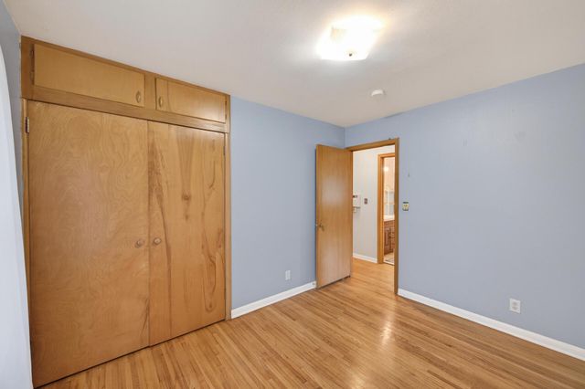 1283 Burke Avenue E, Maplewood, MN 55109