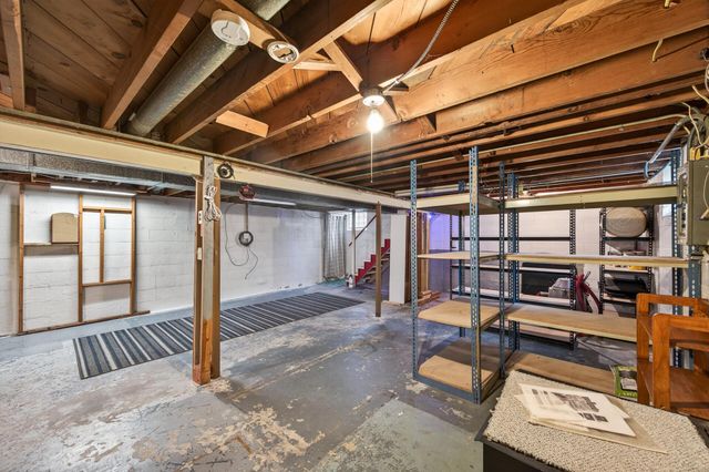 1283 Burke Avenue E, Maplewood, MN 55109
