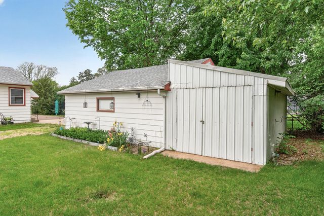 1283 Burke Avenue E, Maplewood, MN 55109