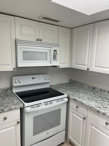 452 BANYON TREE CIRCLE 200, Maitland, FL 32751