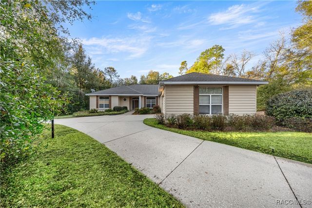 20698 SW 93rd Lane Road, Dunnellon, FL 34431