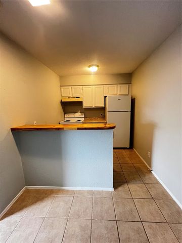 2609 E Cesar Chavez ST 204, Austin, TX 78702