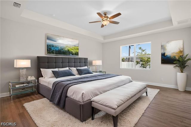 623 SW 25th LN, Cape Coral, FL 33990