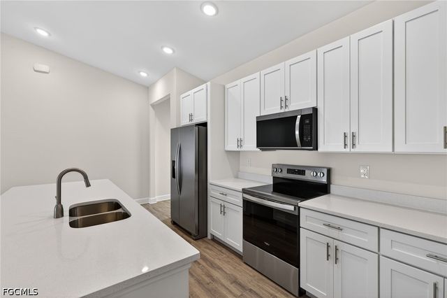 623 SW 25th LN, Cape Coral, FL 33990