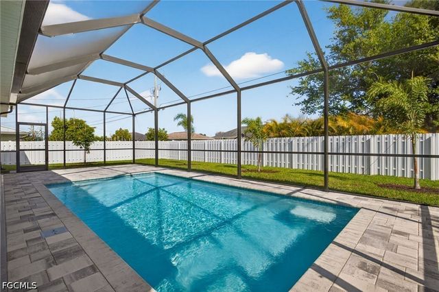 623 SW 25th LN, Cape Coral, FL 33990