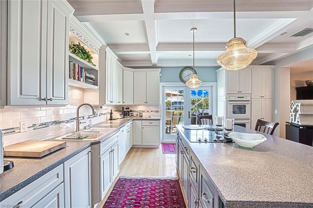 246 Christofer CT, Sanibel, FL 33957