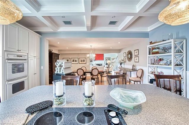 246 Christofer CT, Sanibel, FL 33957