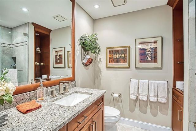 246 Christofer CT, Sanibel, FL 33957