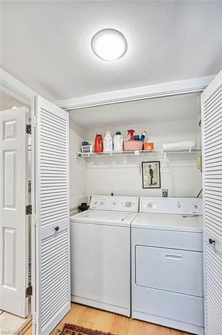 246 Christofer CT, Sanibel, FL 33957