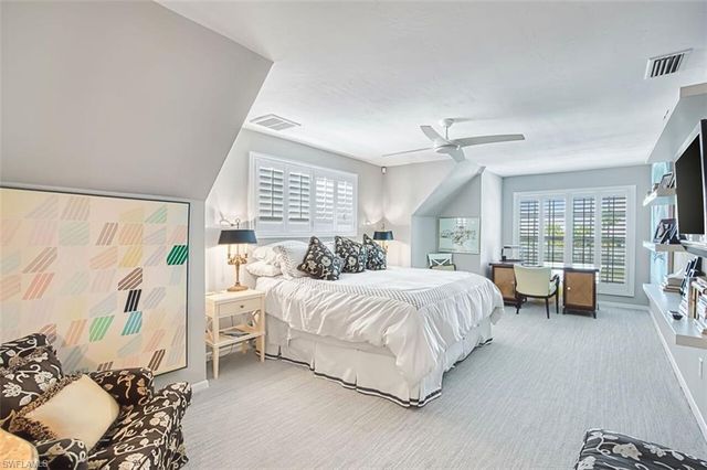 246 Christofer CT, Sanibel, FL 33957