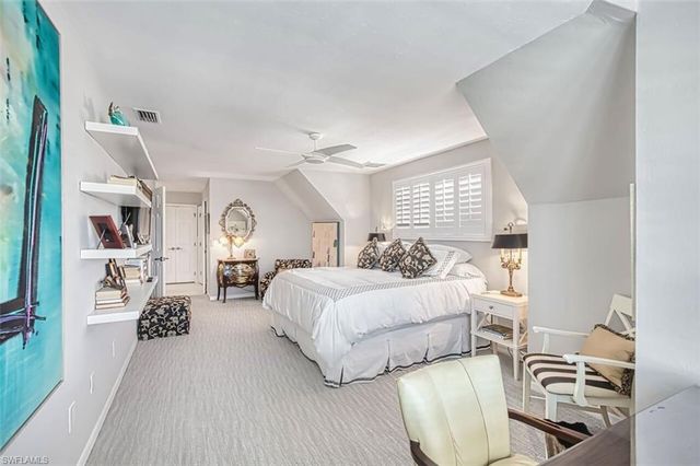 246 Christofer CT, Sanibel, FL 33957