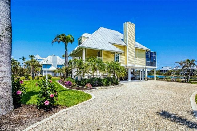 246 Christofer CT, Sanibel, FL 33957