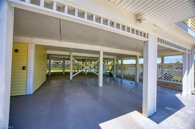 246 Christofer CT, Sanibel, FL 33957