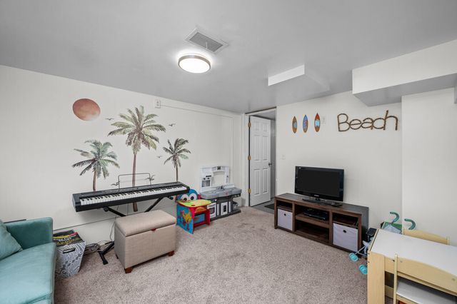 124 W 29th Street, Davenport, IA 52803