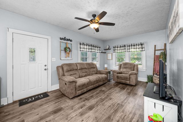 124 W 29th Street, Davenport, IA 52803