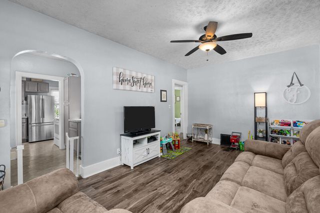 124 W 29th Street, Davenport, IA 52803