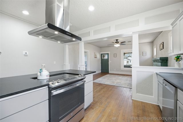 4716 W 8th Street, Tulsa, OK 74127