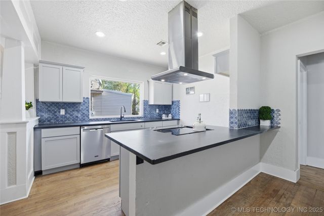 4716 W 8th Street, Tulsa, OK 74127