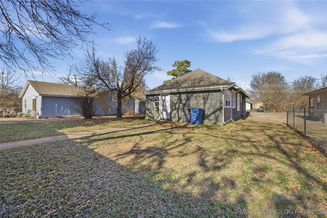 4716 W 8th Street, Tulsa, OK 74127