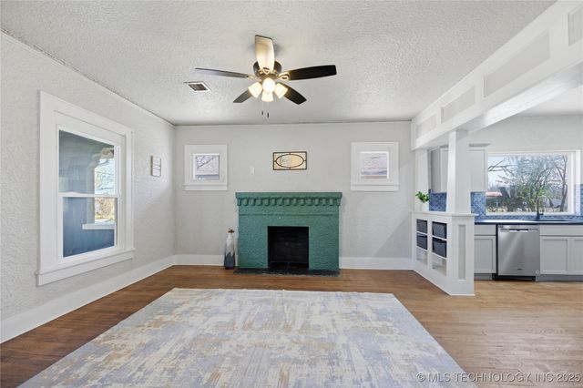 4716 W 8th Street, Tulsa, OK 74127