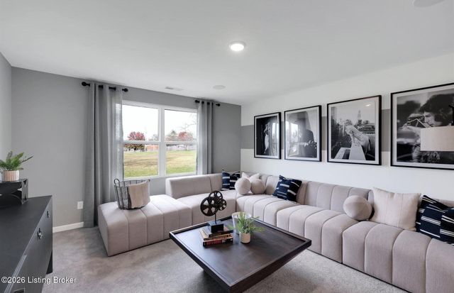 6518 Fair Ridge Ln, Louisville, KY 40291