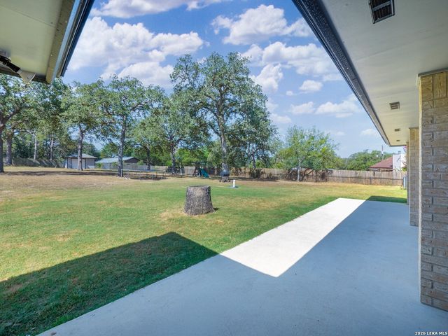 206 Deer Ridge Dr, La Vernia, TX 78121