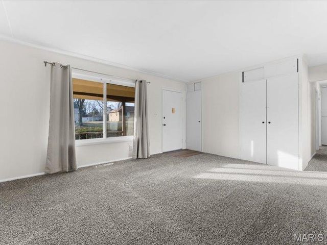 6104 Old Collinsville Road, Fairview Heights, IL 62208