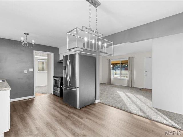 6104 Old Collinsville Road, Fairview Heights, IL 62208