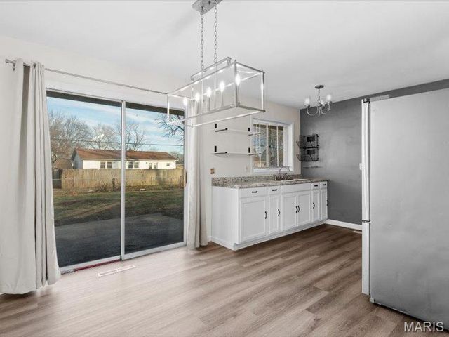 6104 Old Collinsville Road, Fairview Heights, IL 62208