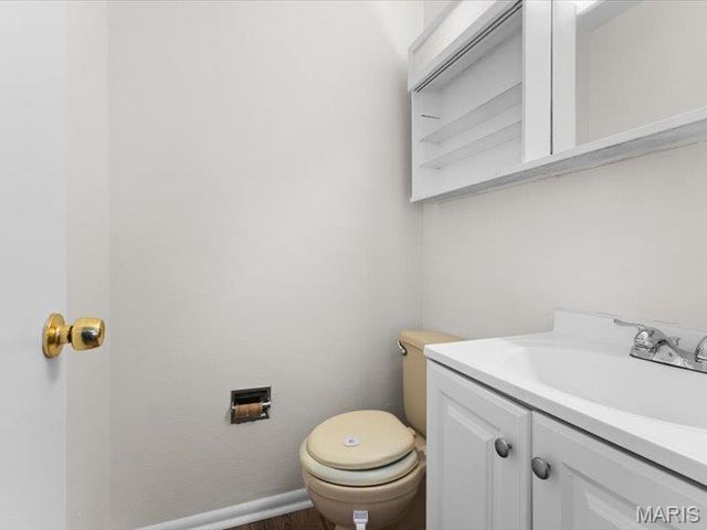 6104 Old Collinsville Road, Fairview Heights, IL 62208