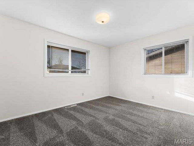 6104 Old Collinsville Road, Fairview Heights, IL 62208