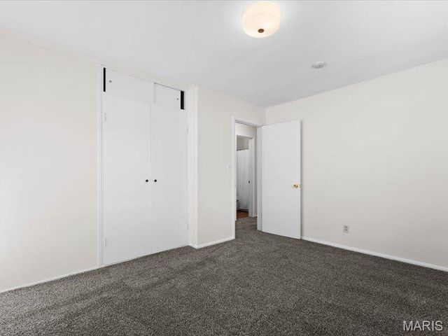 6104 Old Collinsville Road, Fairview Heights, IL 62208