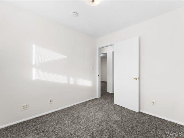 6104 Old Collinsville Road, Fairview Heights, IL 62208