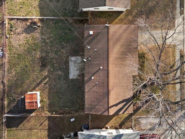 6104 Old Collinsville Road, Fairview Heights, IL 62208