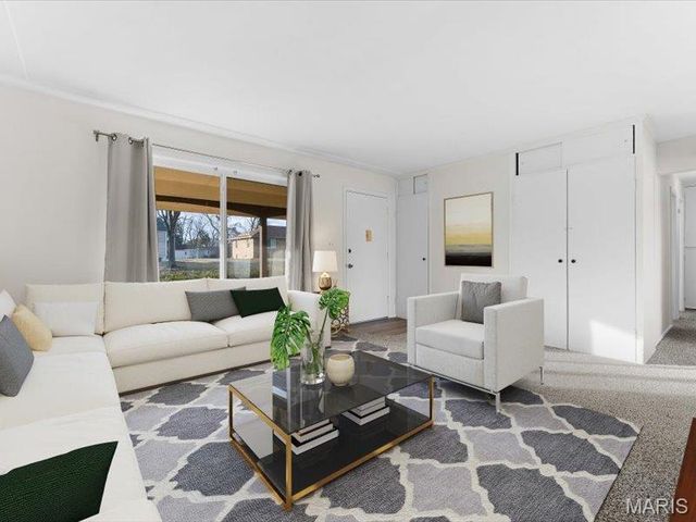 6104 Old Collinsville Road, Fairview Heights, IL 62208