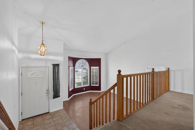 625 Vernon Oaks Dr, Roseville, CA 95678