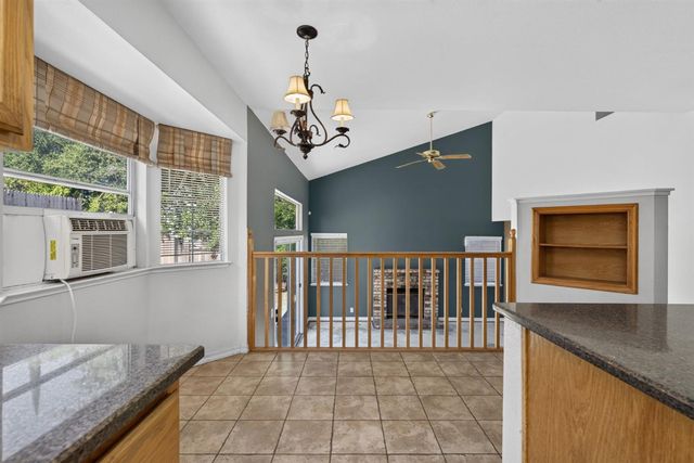 625 Vernon Oaks Dr, Roseville, CA 95678