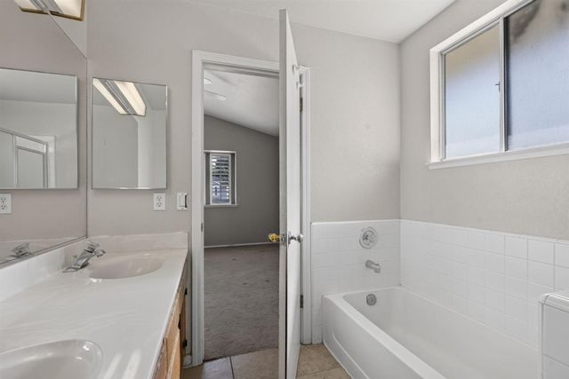 625 Vernon Oaks Dr, Roseville, CA 95678