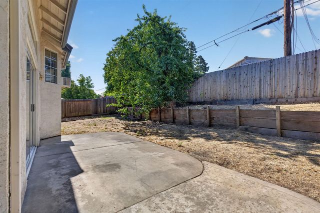 625 Vernon Oaks Dr, Roseville, CA 95678