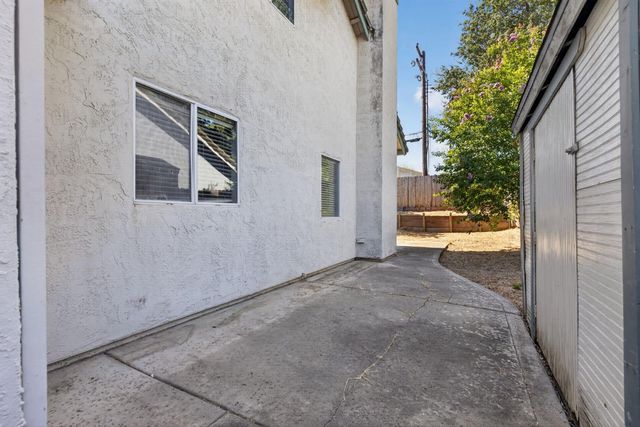 625 Vernon Oaks Dr, Roseville, CA 95678