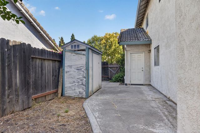 625 Vernon Oaks Dr, Roseville, CA 95678