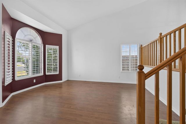 625 Vernon Oaks Dr, Roseville, CA 95678